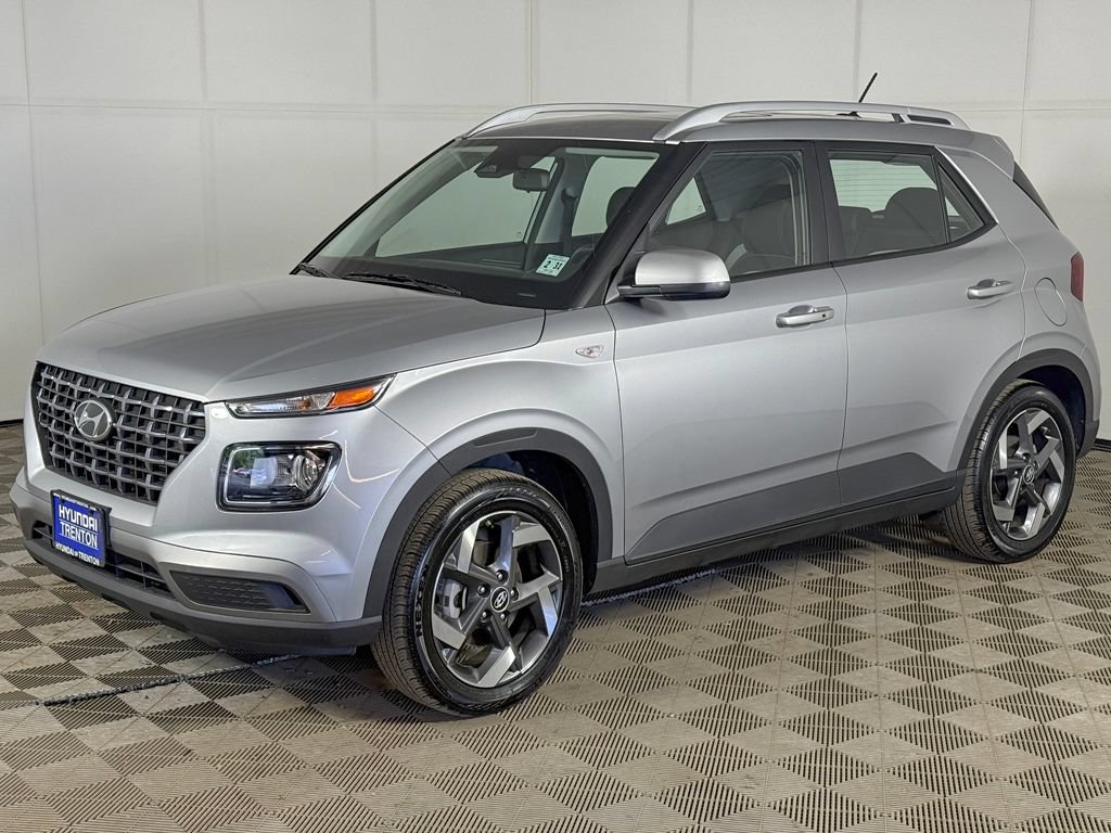 Certified 2026 Hyundai Venue SEL FWD image 8