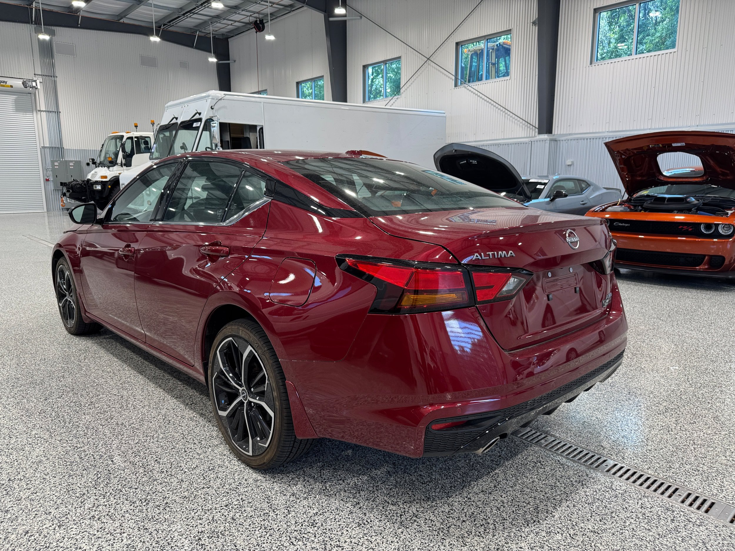 Used 2024 Nissan Altima 2.5 SR w/ SR Premium Package AWD/4WD image 10