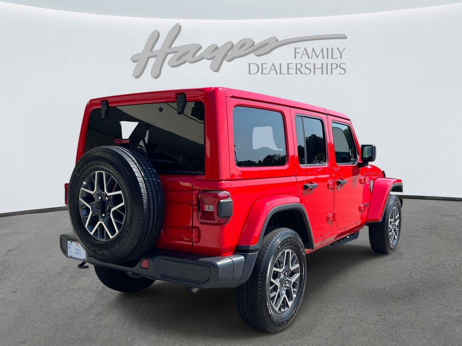 Used 2026 Jeep Wrangler Unlimited Sahara AWD/4WD image 3