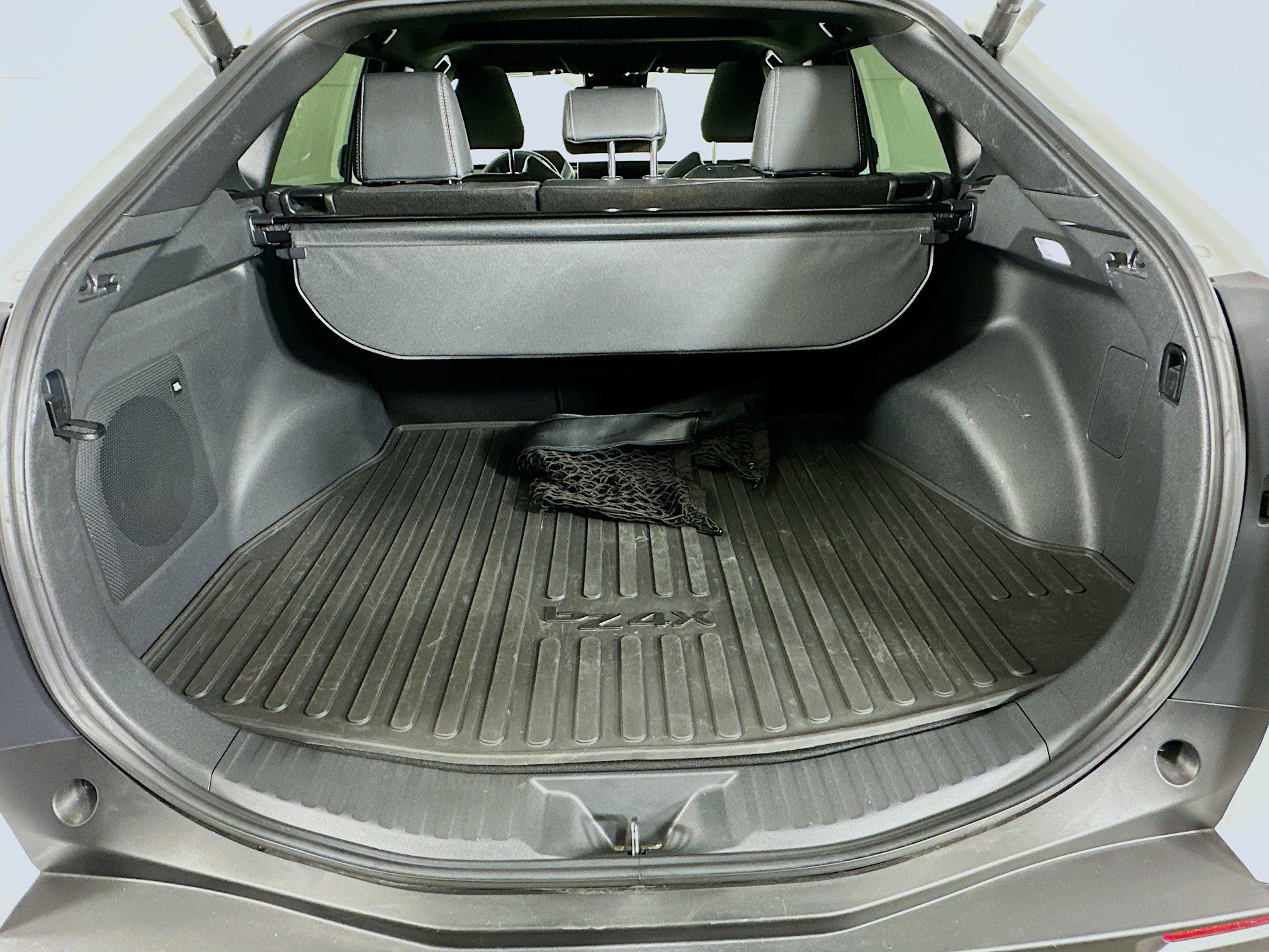 Used 2023 Toyota bZ4X Limited w/ Weather Package image 30