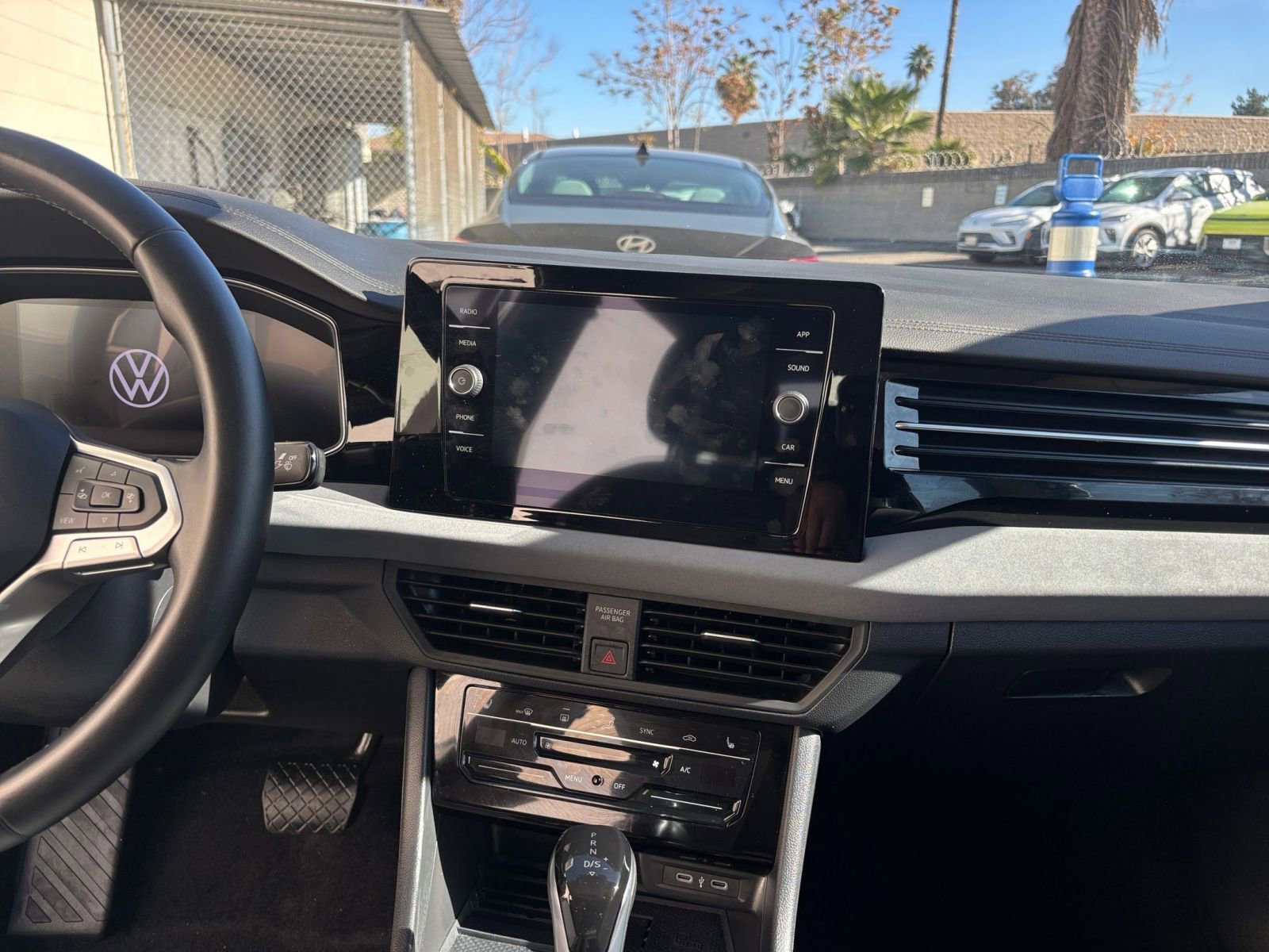 Used 2025 Volkswagen Jetta SE image 18