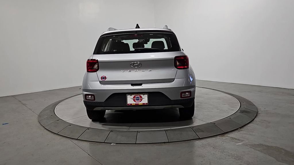 Used 2022 Hyundai Venue SEL image 4