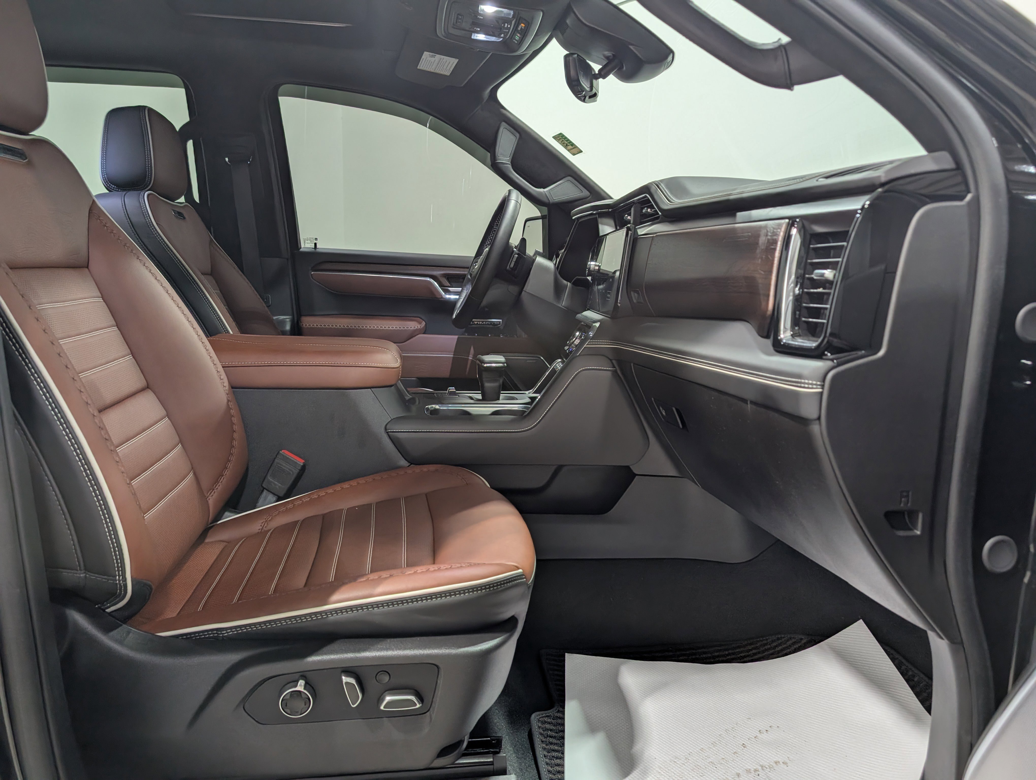 Used 2025 GMC Sierra 1500 Denali Ultimate image 21