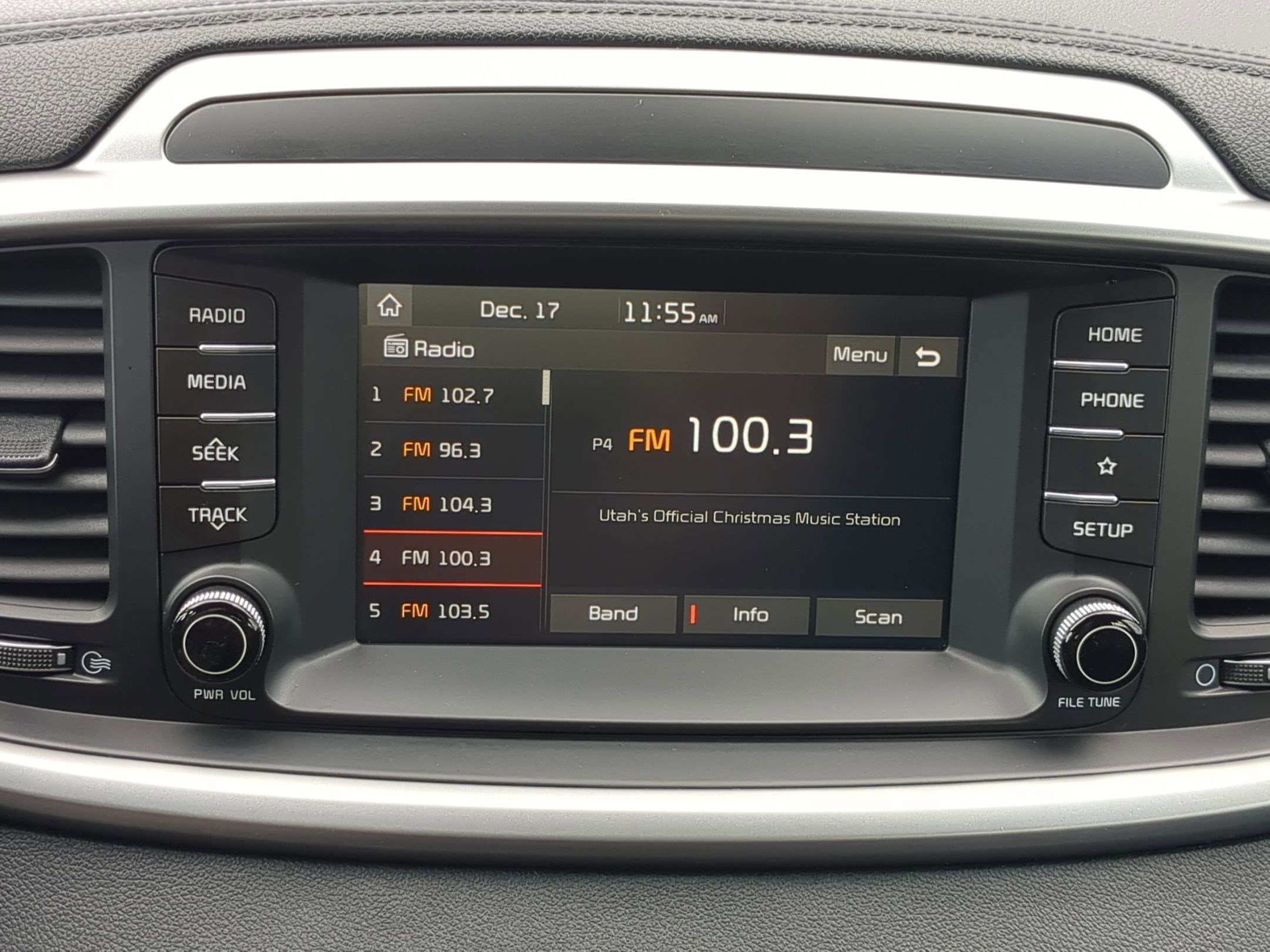 Used 2019 Kia Sorento LX V6 image 21