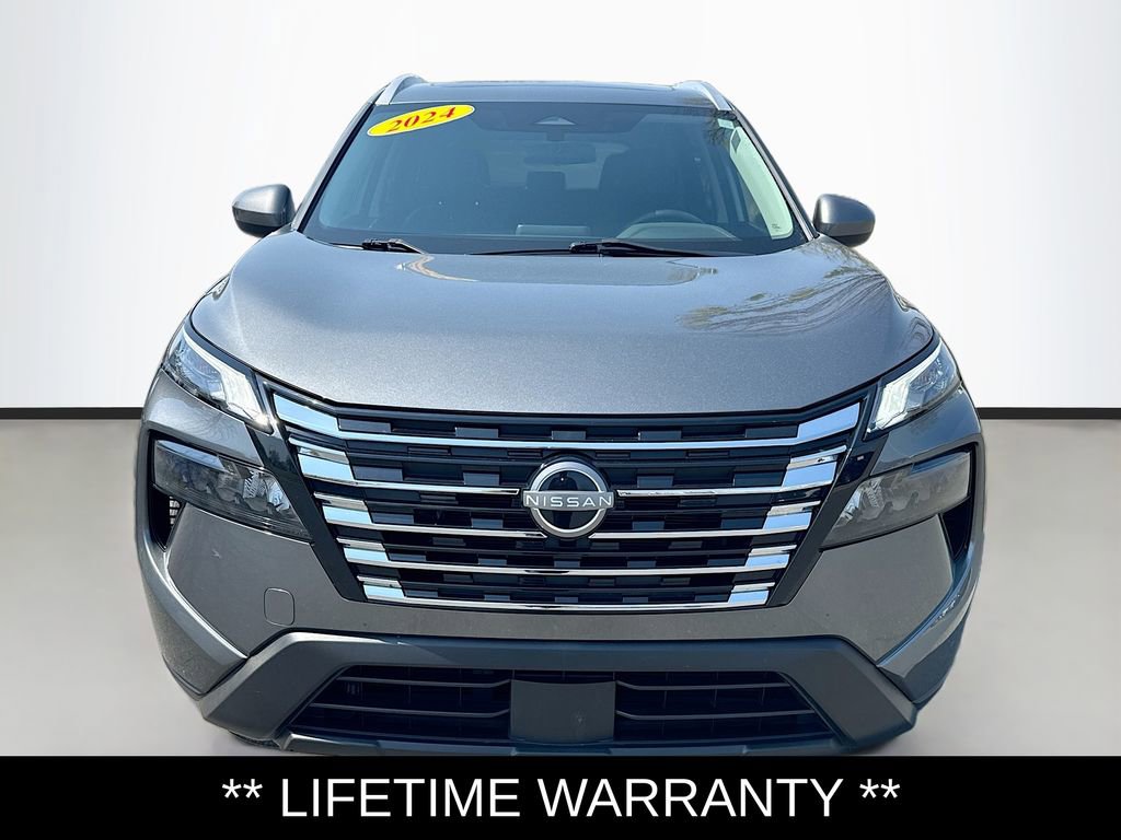 Used 2024 Nissan Rogue SV w/ SV Premium Package FWD image 2