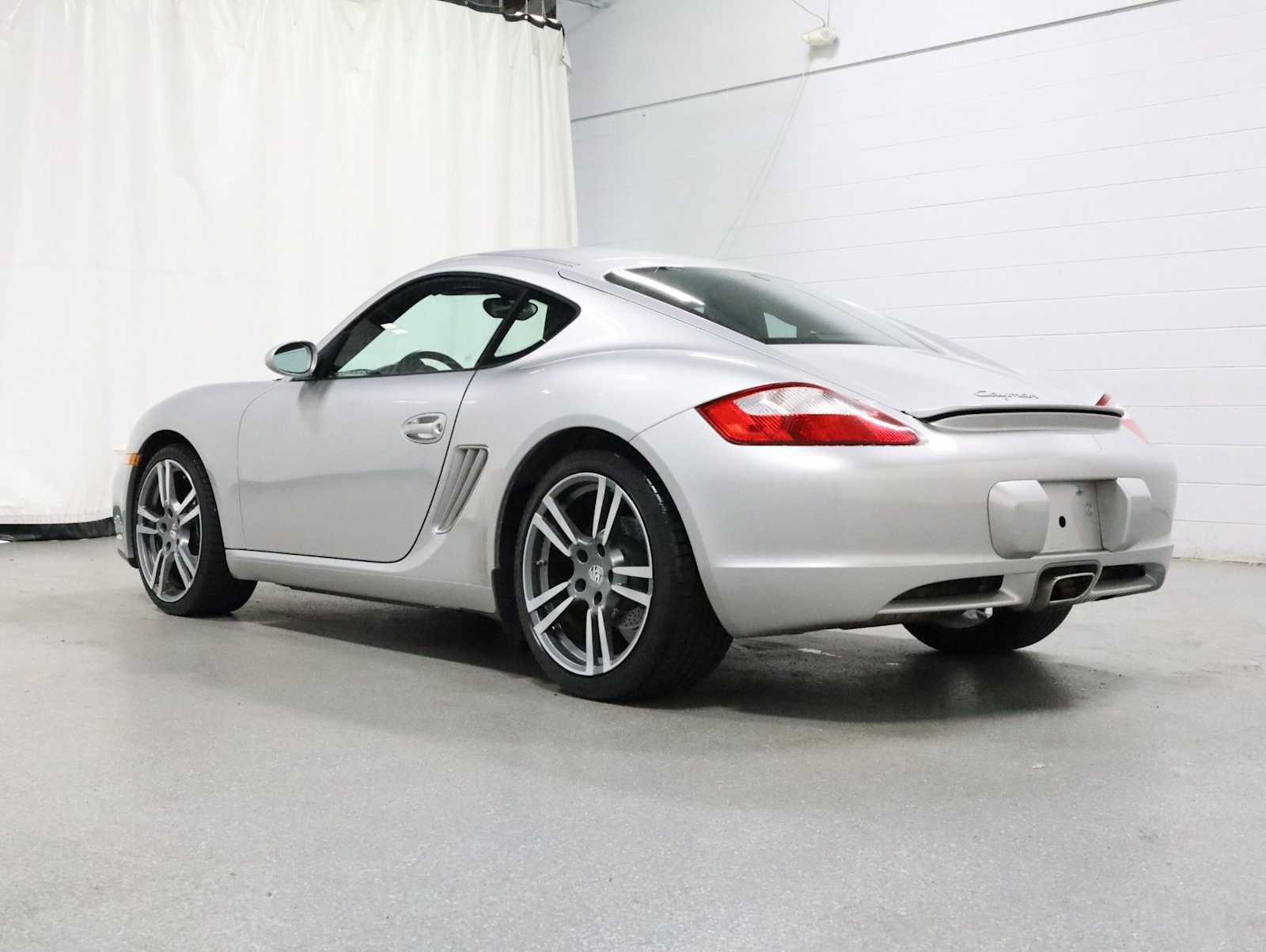 Used 2008 Porsche Cayman RWD image 3
