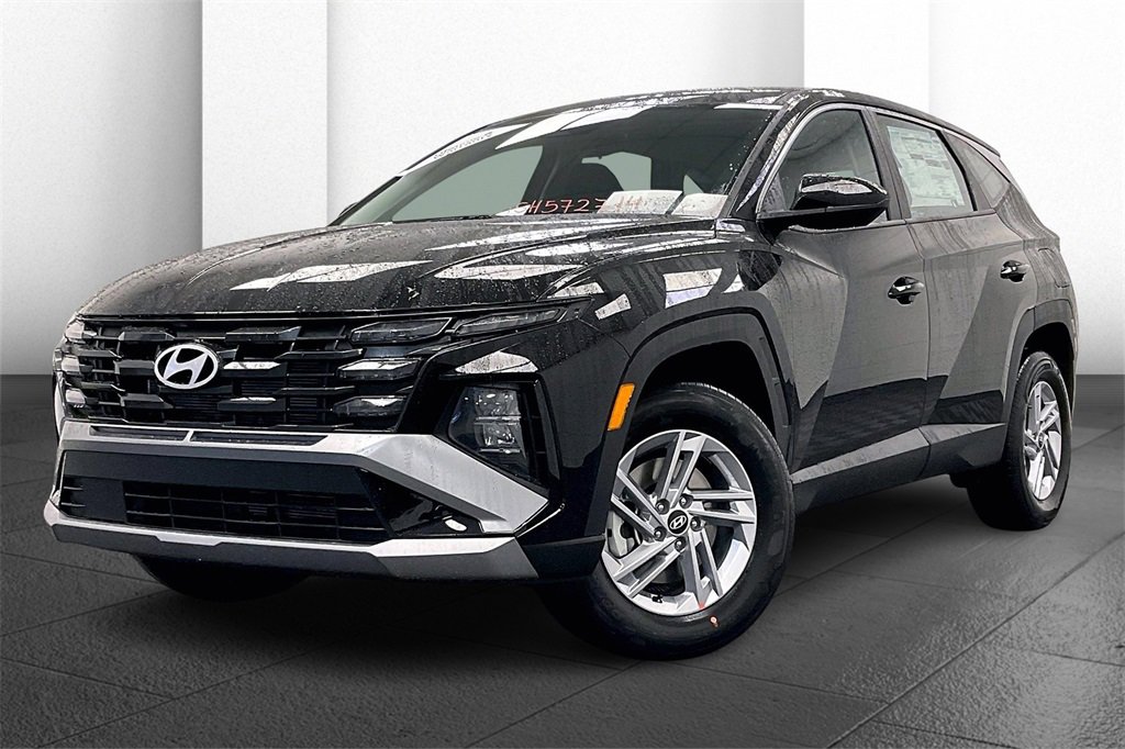 New 2025 Hyundai Tucson SE image 2