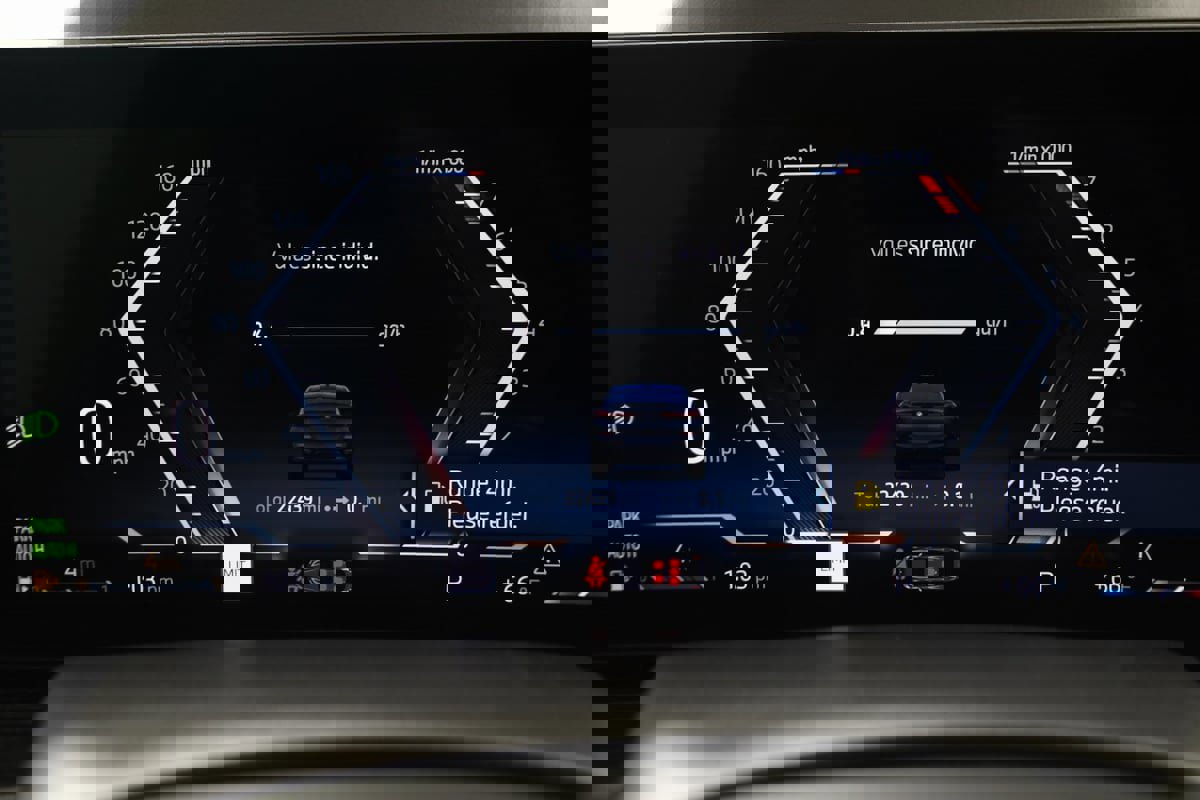 Used 2024 BMW X6 xDrive40i w/ Premium Package image 9