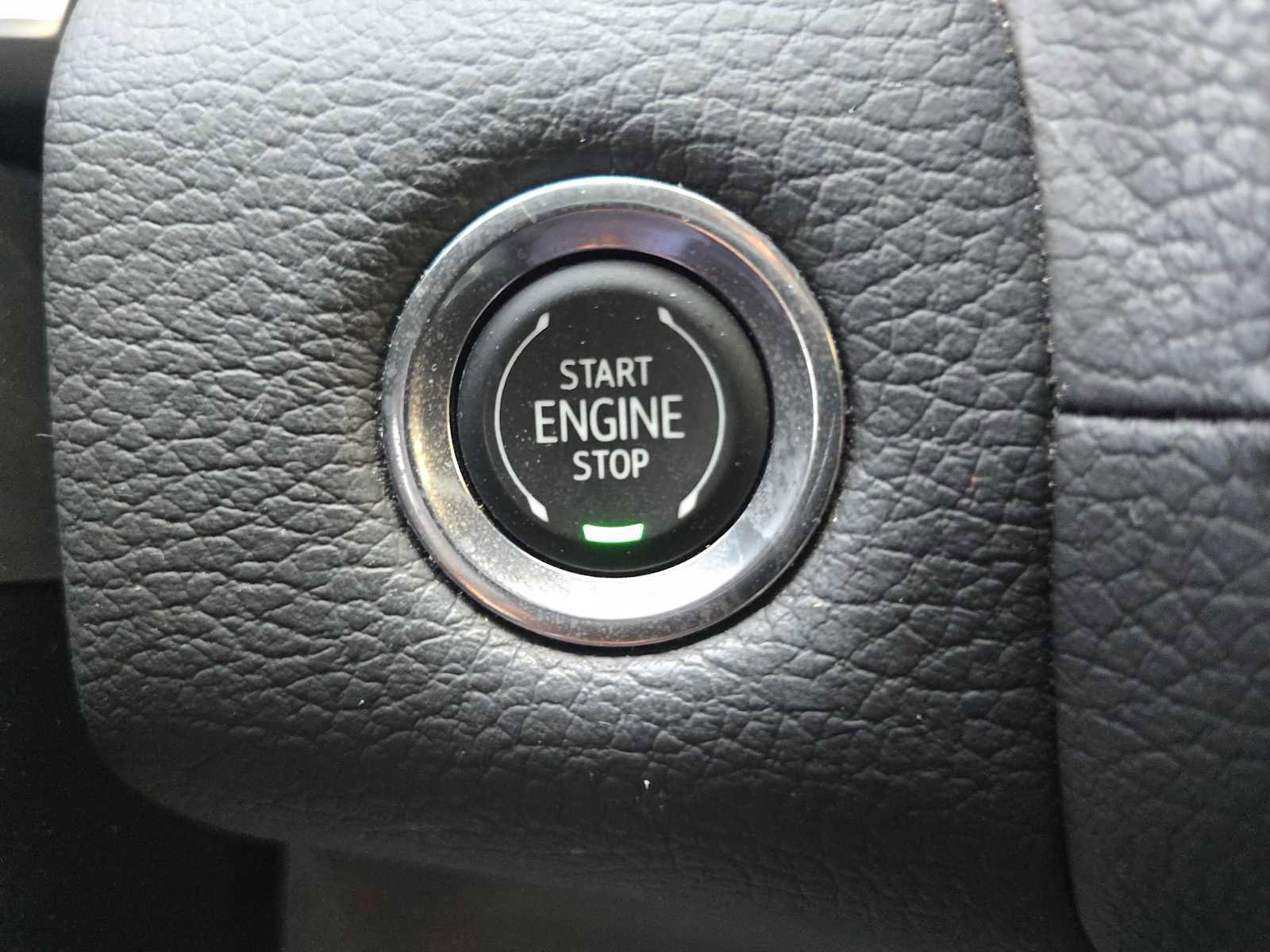 Used 2021 GMC Yukon Denali w/ Denali Premium Package AWD/4WD image 32