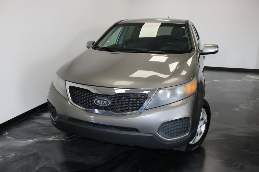 Used 2012 Kia Sorento FWD w/ Third Row Pkg image 3