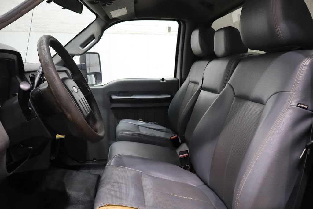 Used 2016 Ford F550 2WD Regular Cab Super Duty image 7