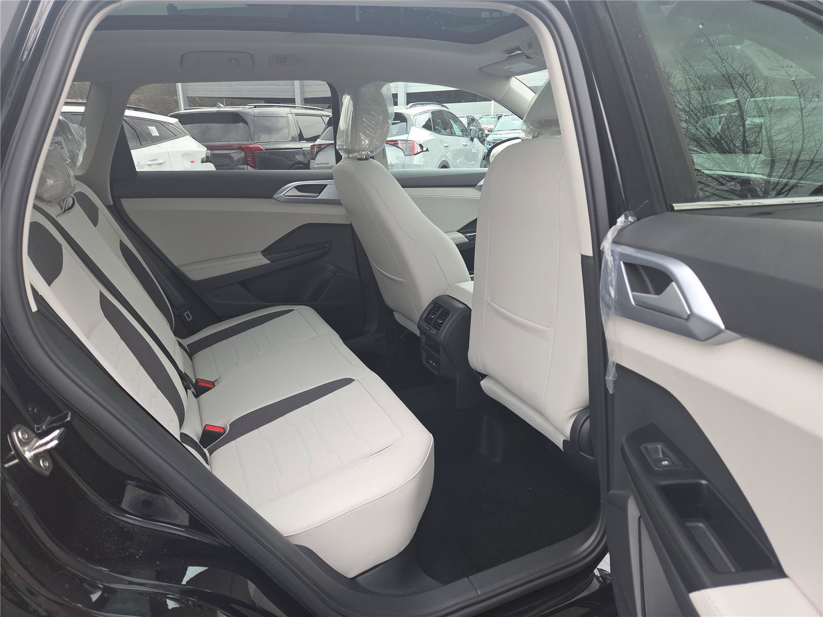 New 2026 Volkswagen Taos SE AWD/4WD image 31