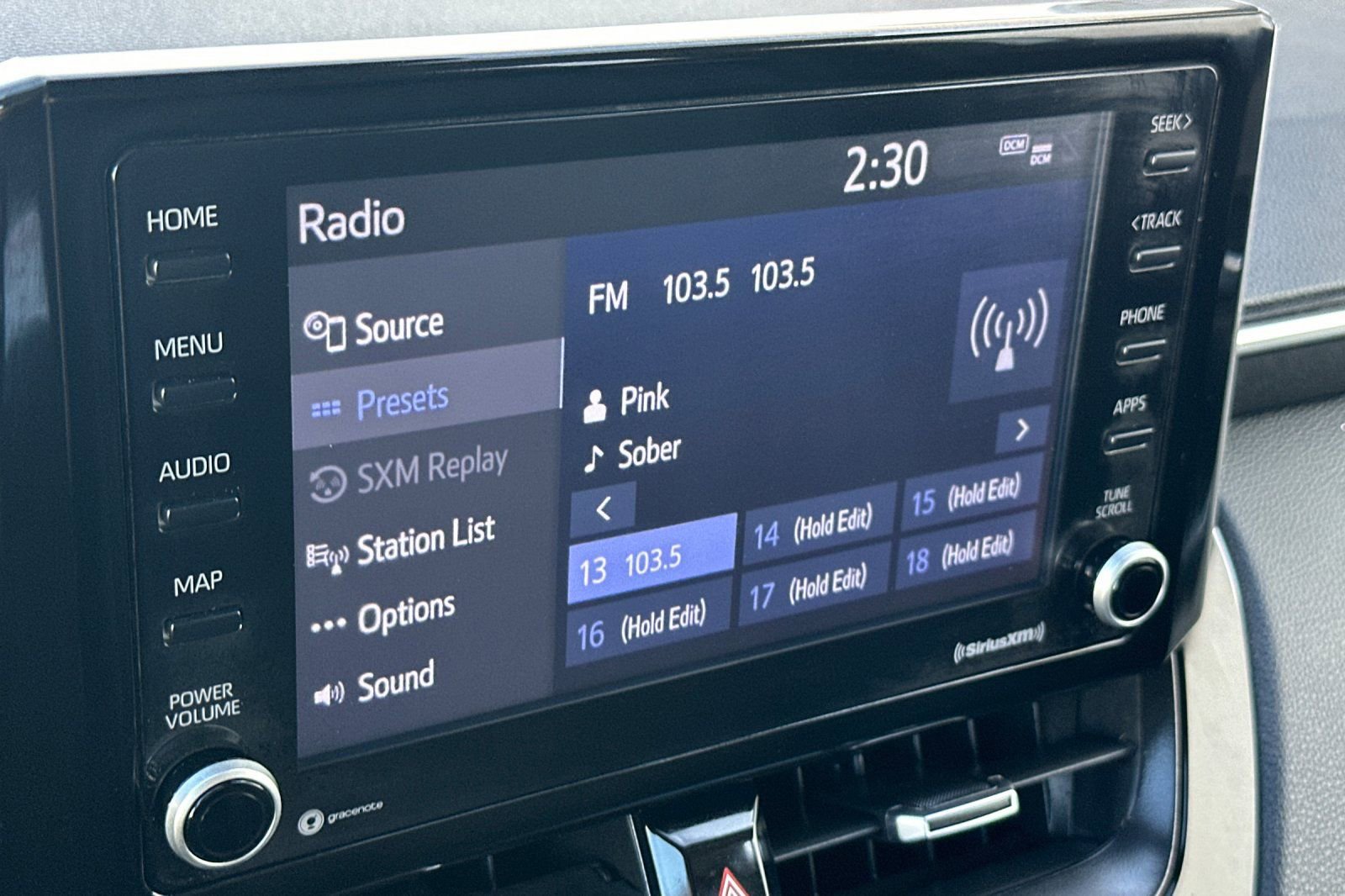 Used 2022 Toyota Corolla Cross XLE image 18