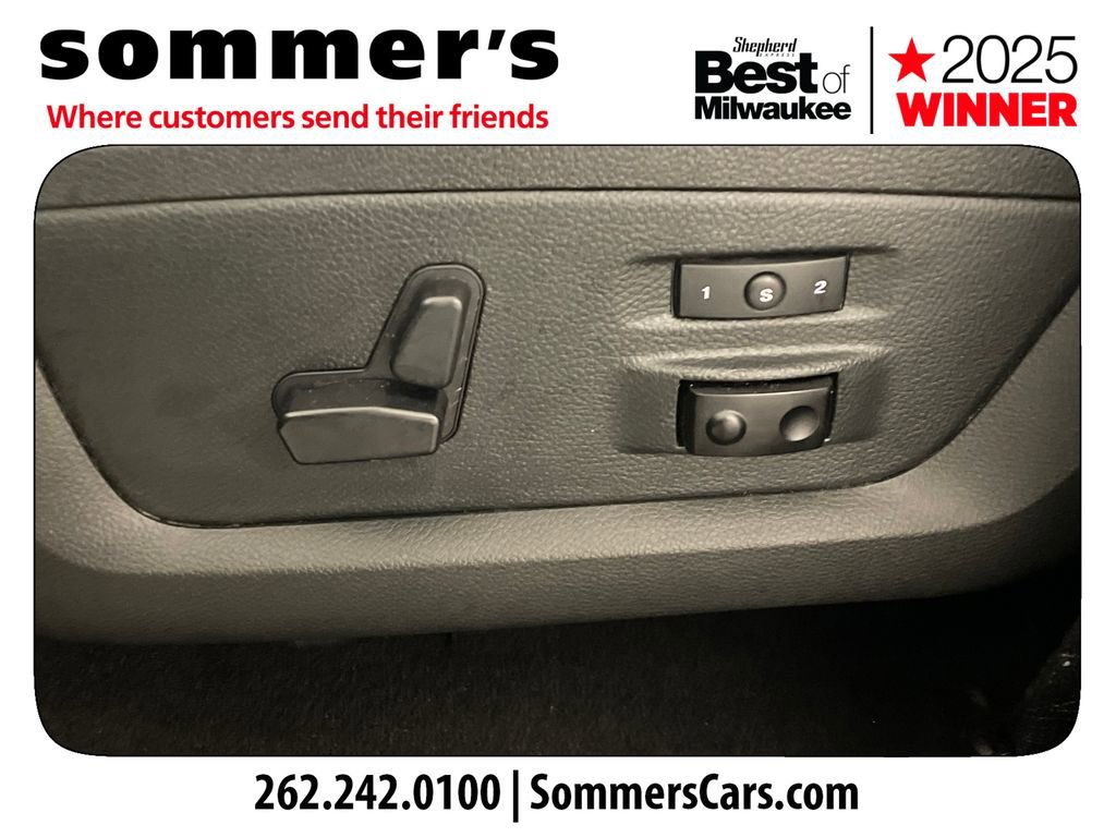 Used 2018 RAM 1500 Laramie AWD/4WD image 10