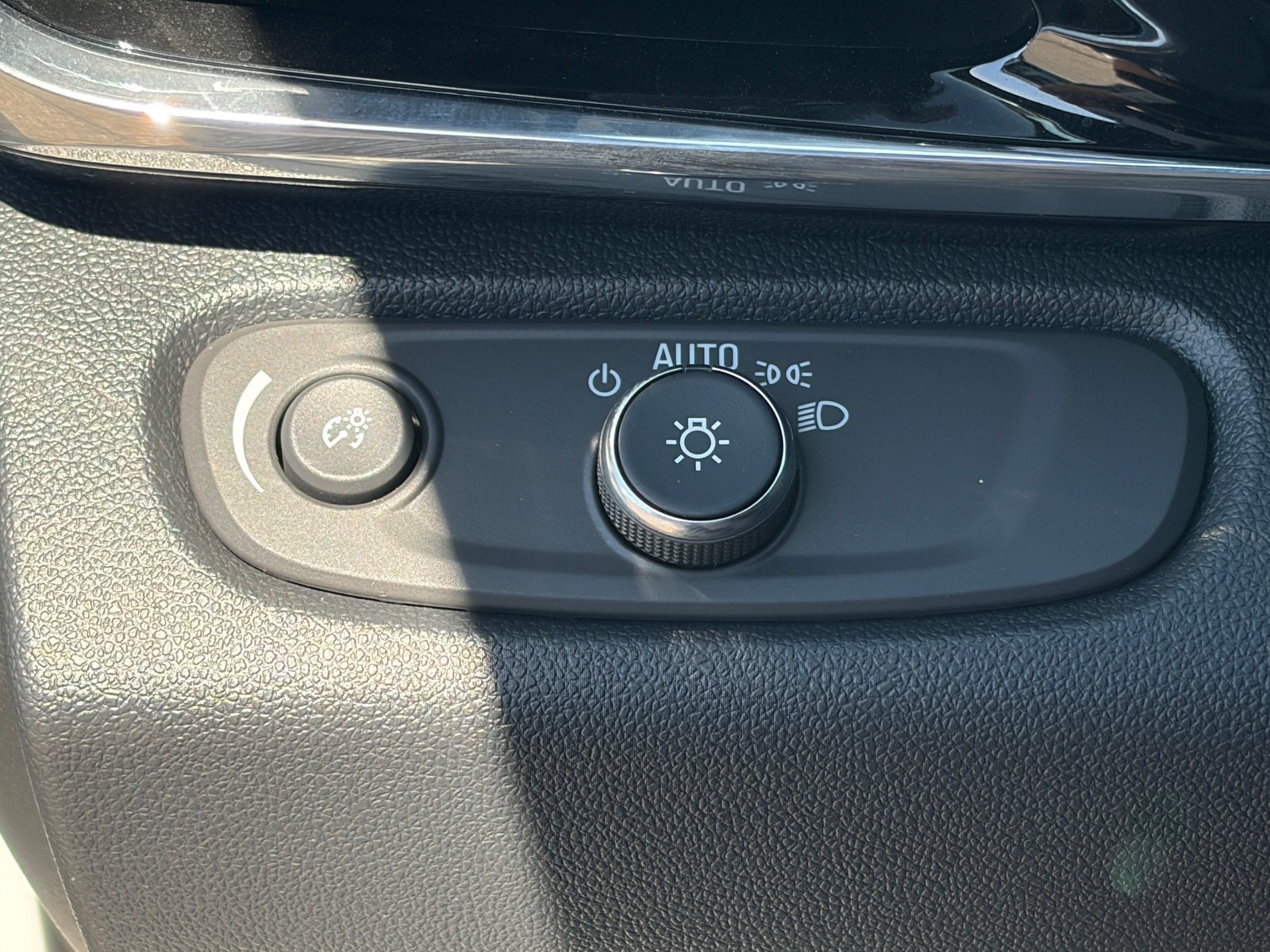 Used 2025 Buick Envista Avenir FWD image 21