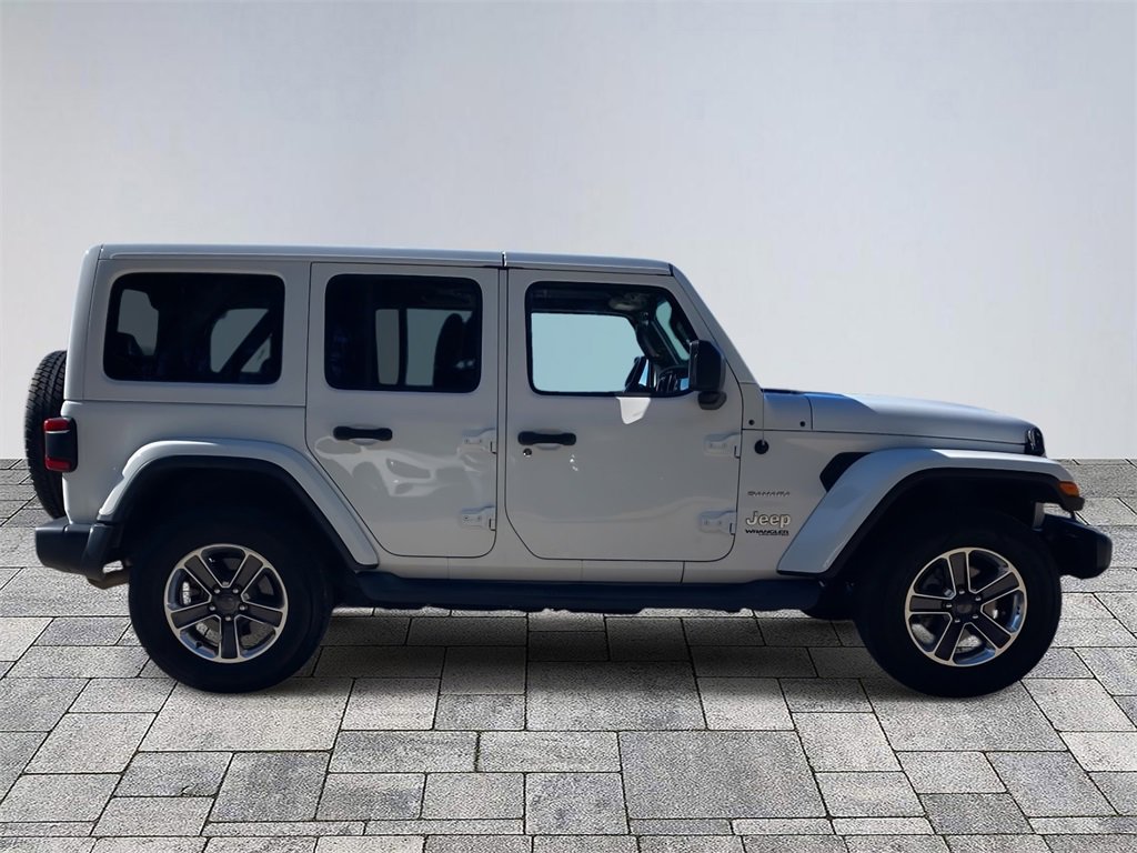 Used 2018 Jeep Wrangler Unlimited Sahara image 8