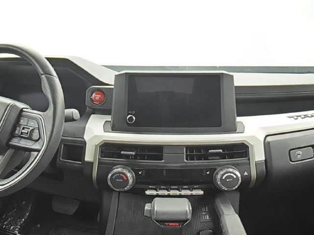 Used 2024 Toyota Tacoma TRD Off-Road AWD/4WD image 18