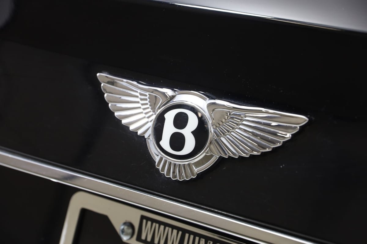 Used 2018 Bentley Bentayga AWD/4WD image 61
