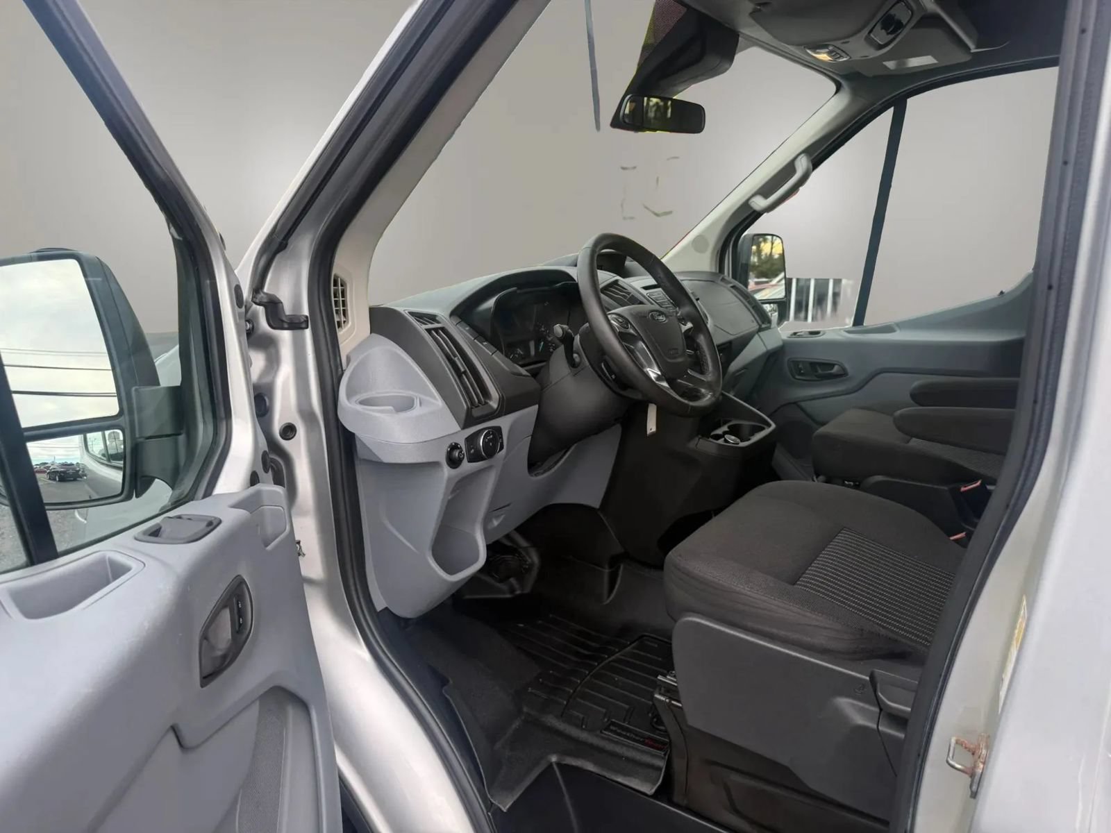 Used 2017 Ford Transit 350 XL RWD image 13