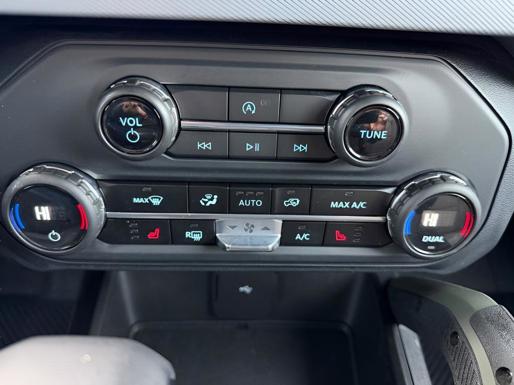 Used 2023 Ford Bronco Everglades image 19