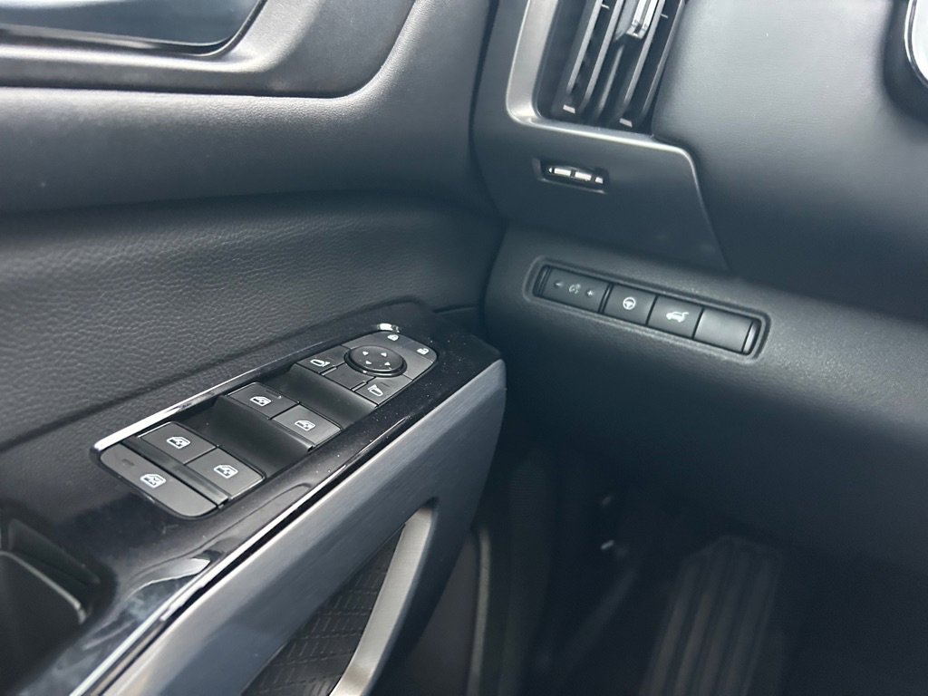 Used 2022 Nissan Pathfinder SL image 37