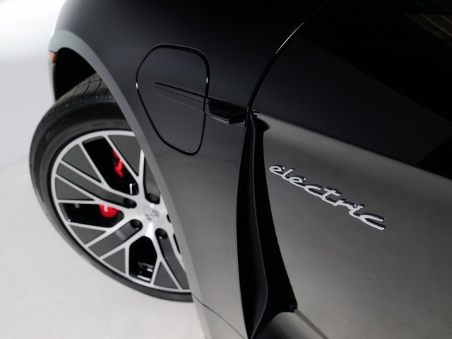 New 2026 Porsche Taycan 4S AWD/4WD image 11