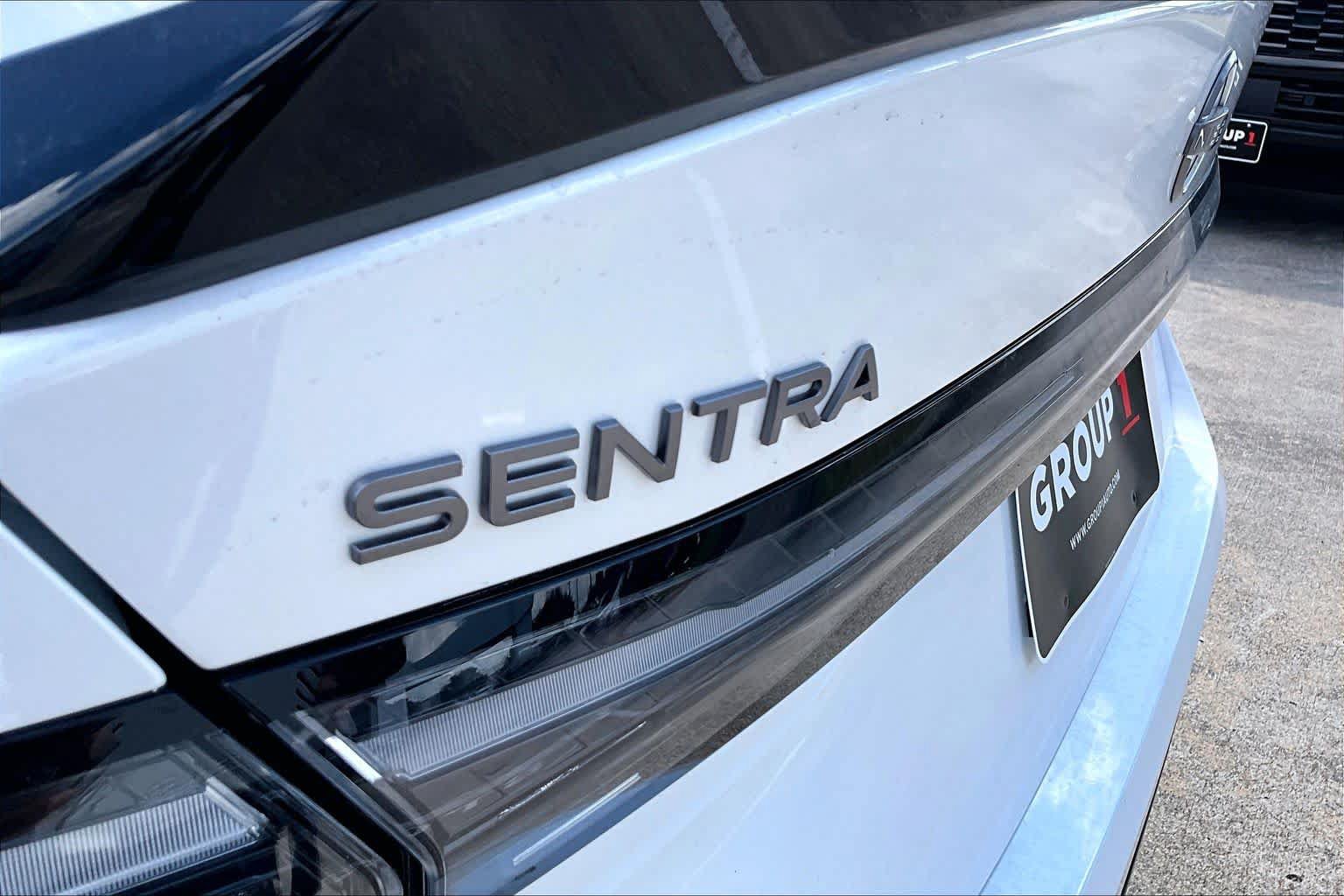 New 2027 Nissan Sentra SR w/ Floor Mat Package FWD image 8