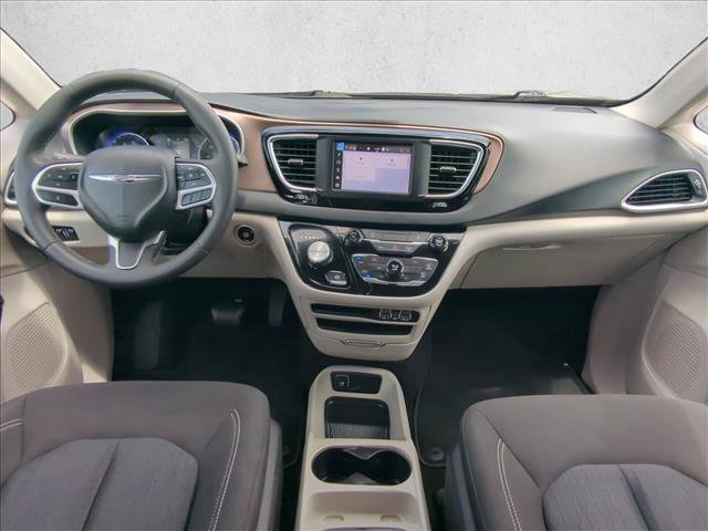 Used 2023 Chrysler Voyager LX FWD image 14