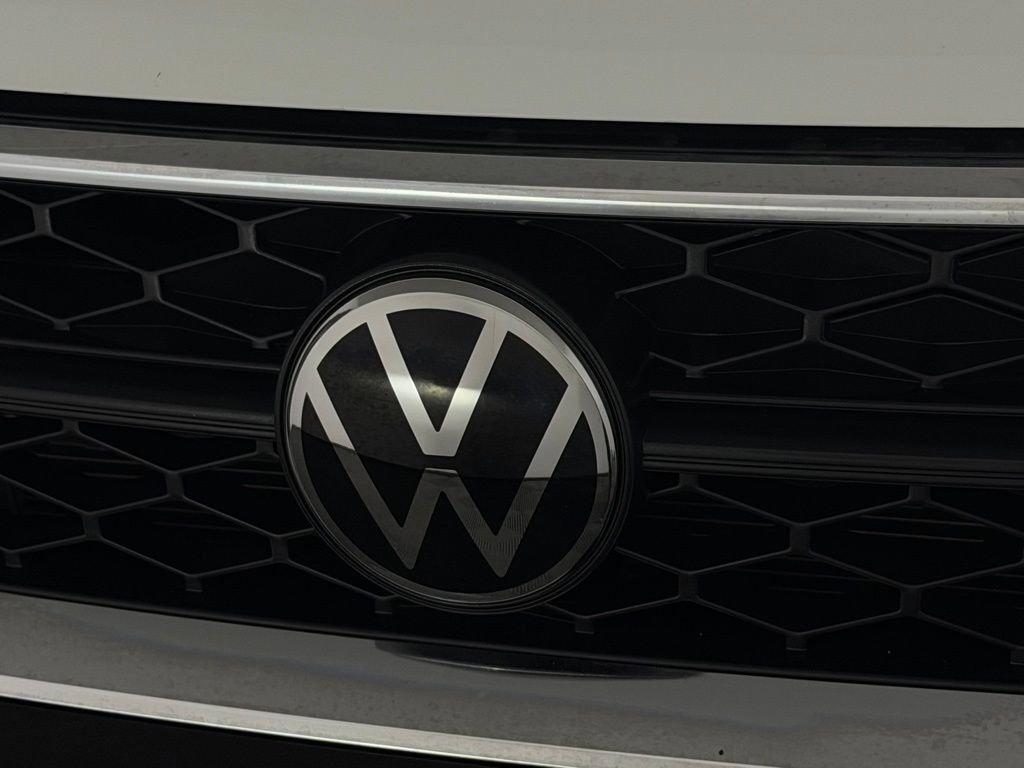 Used 2022 Volkswagen Taos SE AWD/4WD image 14