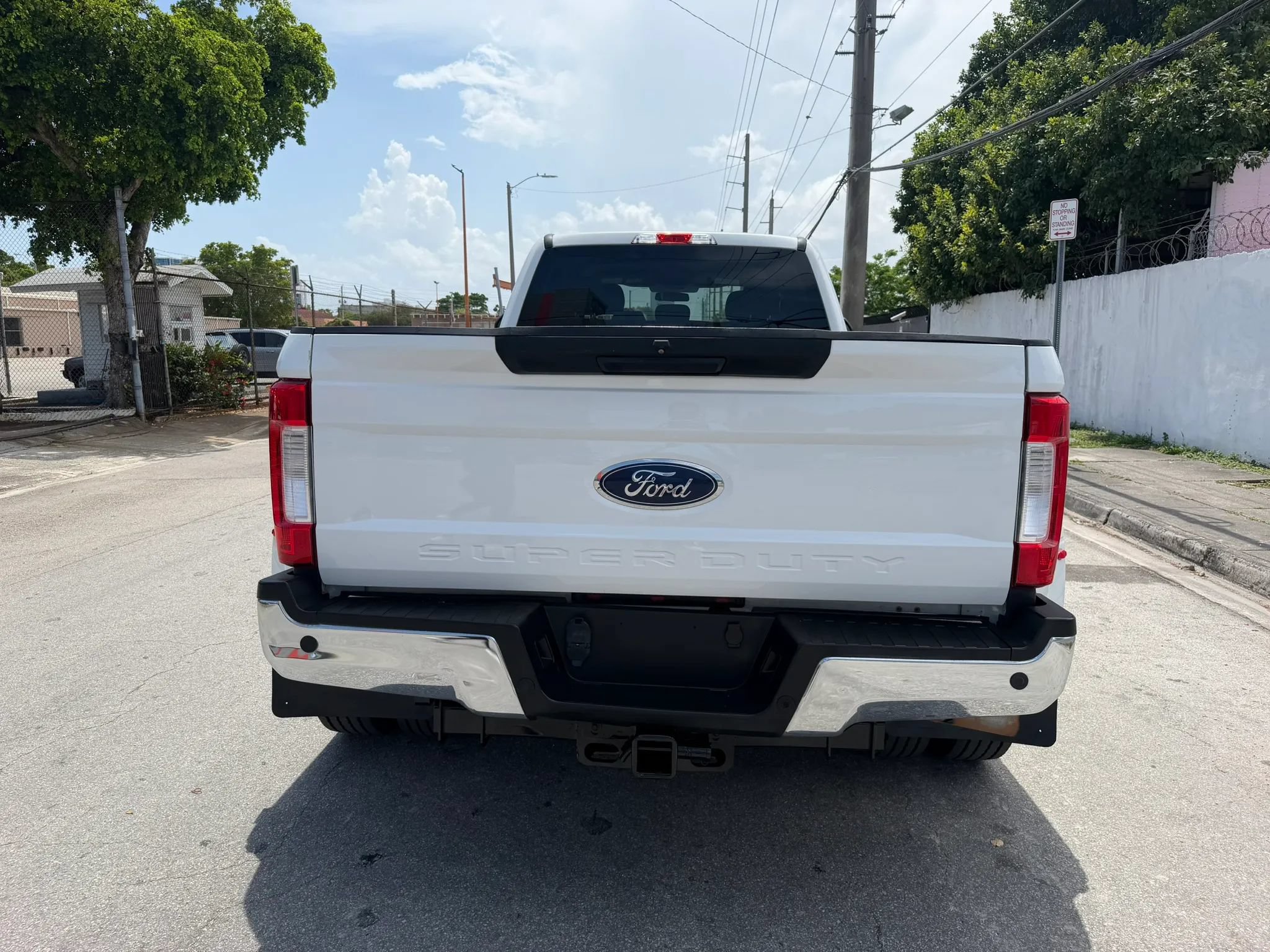 Used 2018 Ford F450 XLT w/ Camper Package RWD image 4