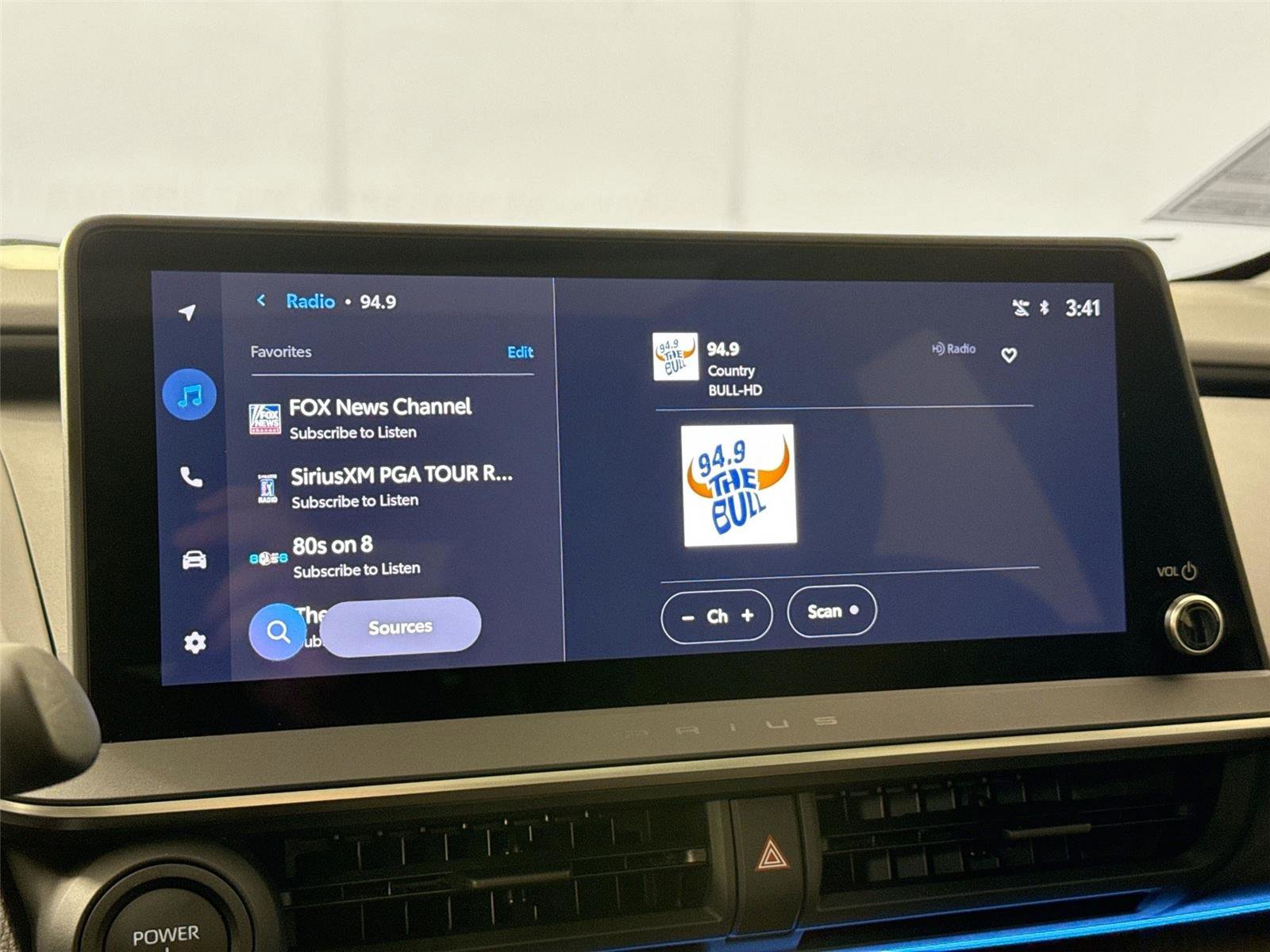 Used 2024 Toyota Prius Limited w/ Limited Premium Package image 24