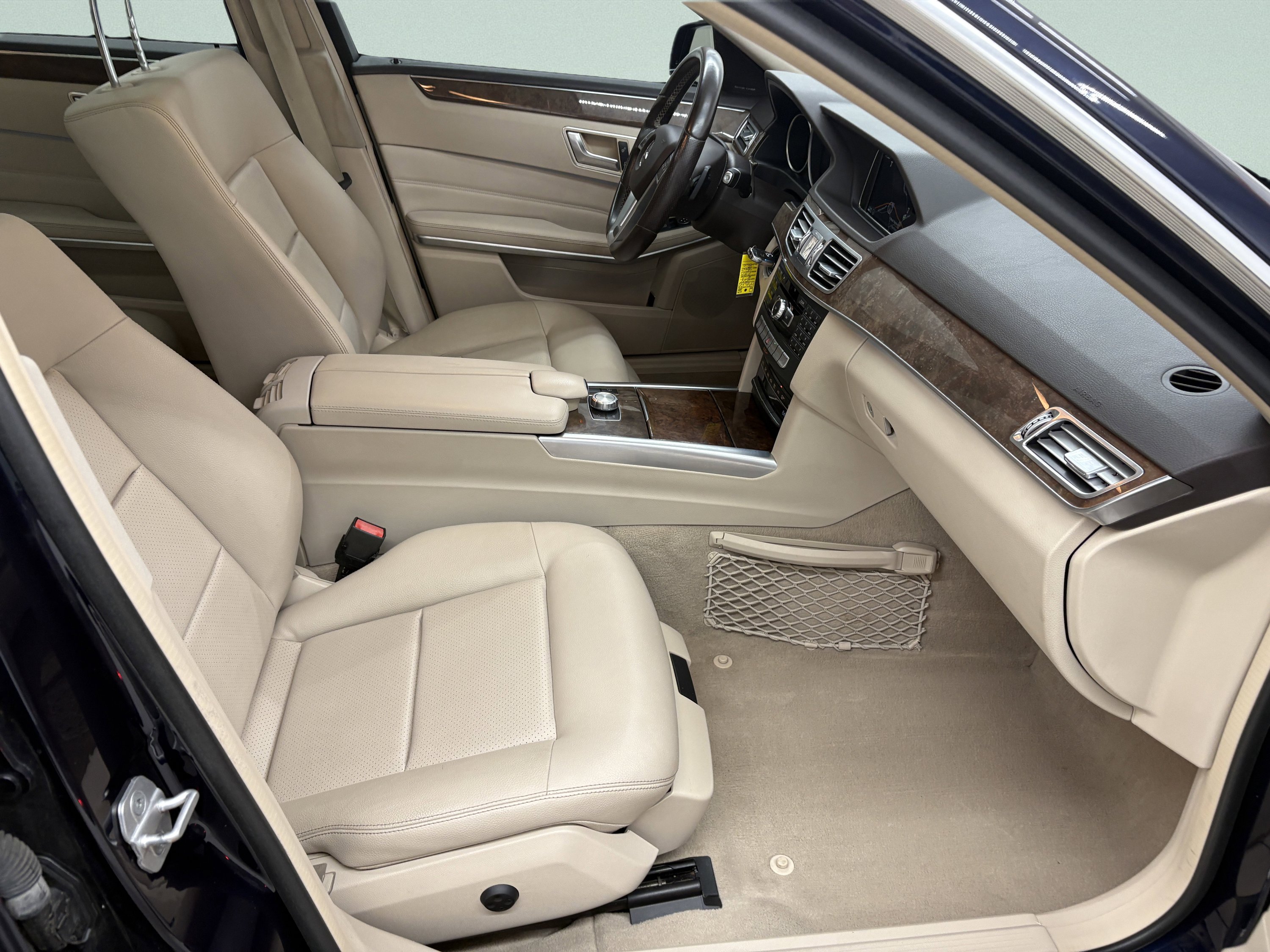 Used 2014 Mercedes-Benz E 350 4MATIC Sedan w/ Premium 1 Package image 31