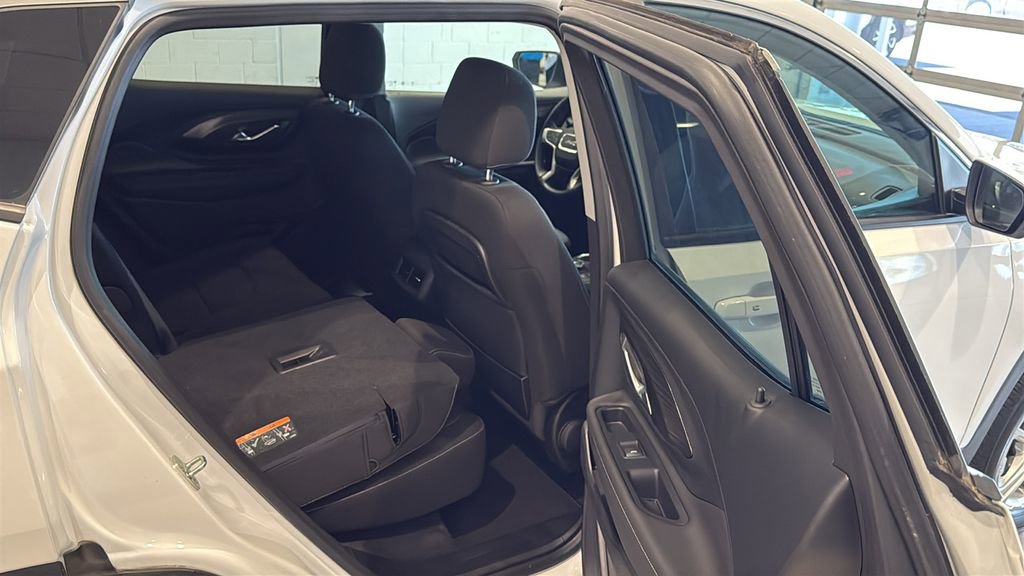 Used 2023 GMC Terrain SLE w/ Driver Convenience Package AWD/4WD image 15