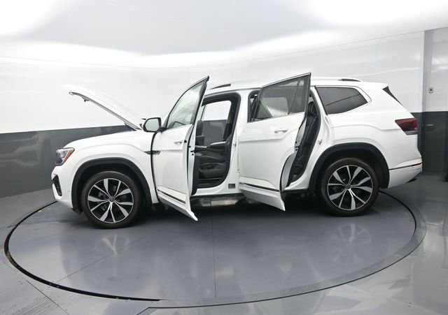Used 2024 Volkswagen Atlas SEL Premium R-Line AWD/4WD image 13