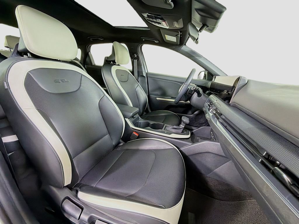 Used 2025 Kia K4 GT-Line w/ GT-Line Premium Package image 30