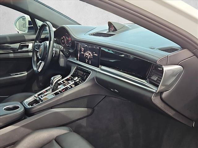 Used 2018 Porsche Panamera image 16