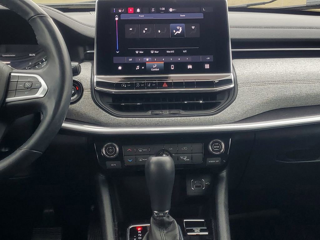 Used 2022 Jeep Compass Latitude image 28