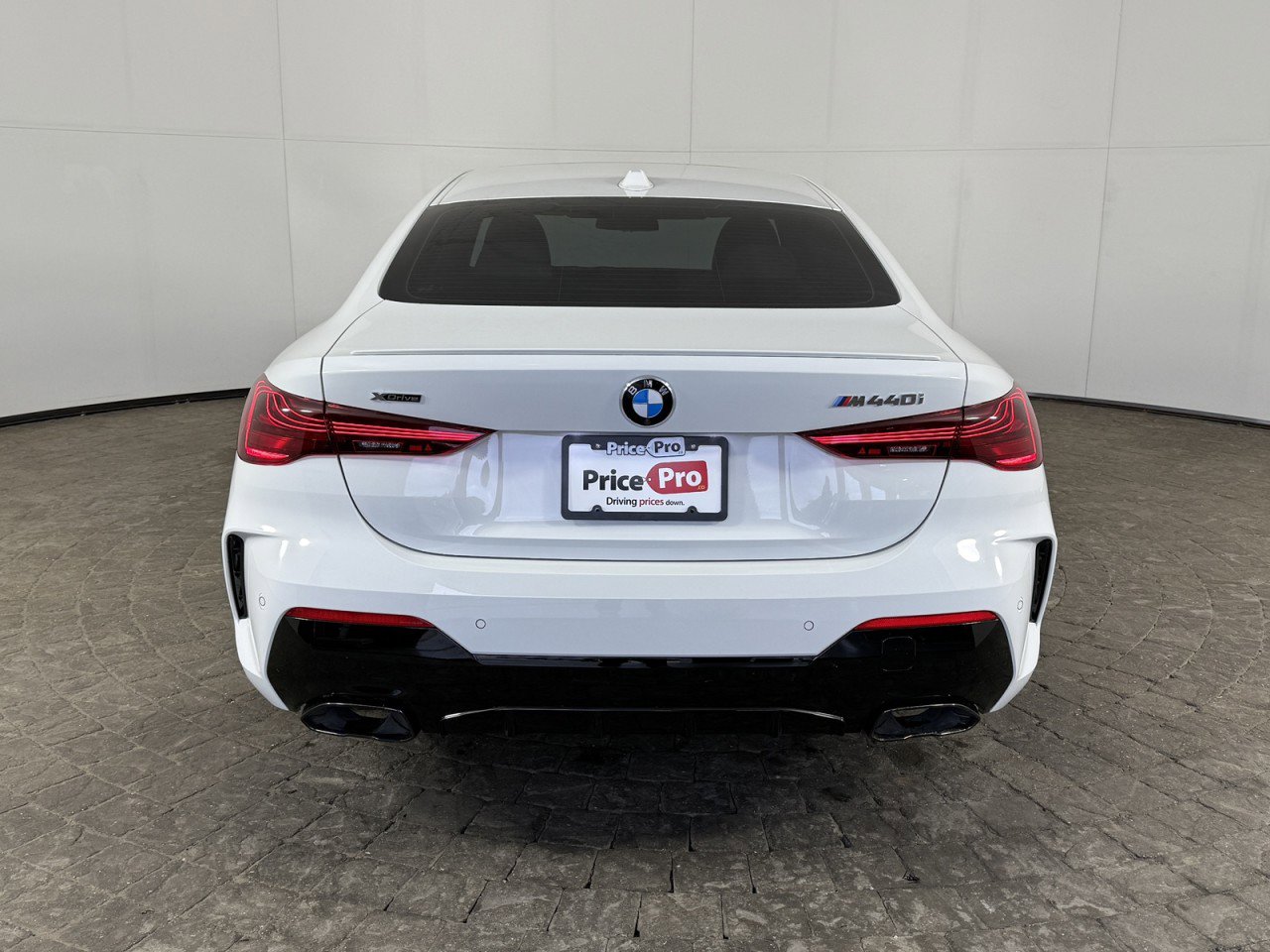 Used 2025 BMW 440i xDrive Coupe w/ Premium Package image 7