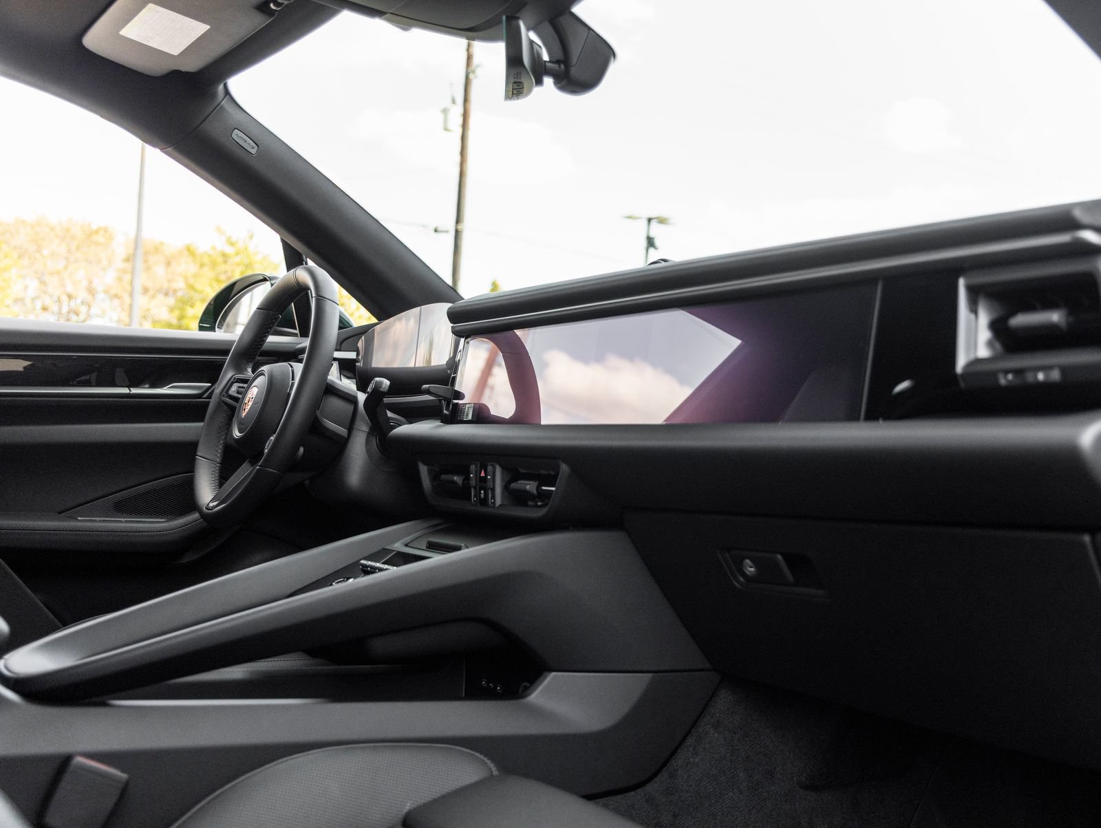 Certified 2025 Porsche Macan Electric RWD image 43
