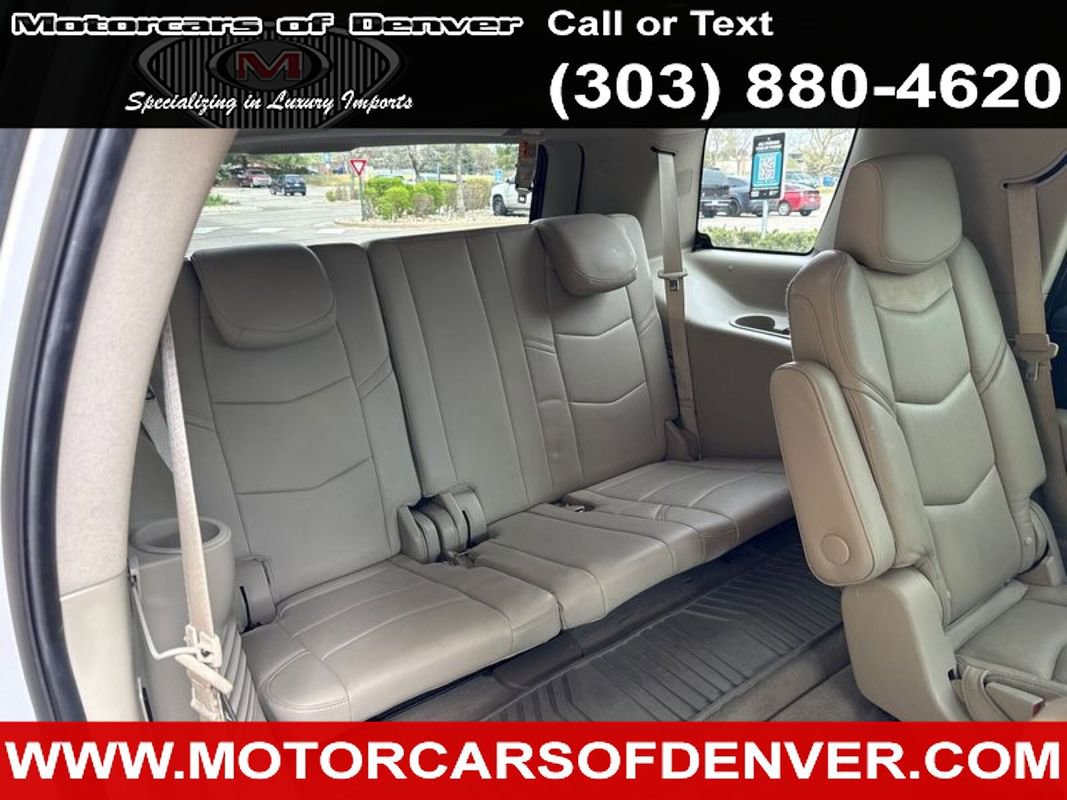 Used 2019 Cadillac Escalade Luxury AWD/4WD image 11