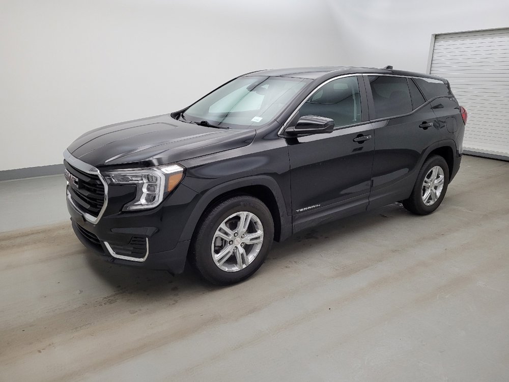 Used 2023 GMC Terrain SLE image 2