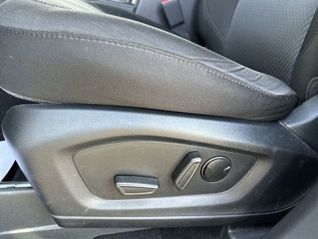 Used 2023 Ford Explorer XLT image 16