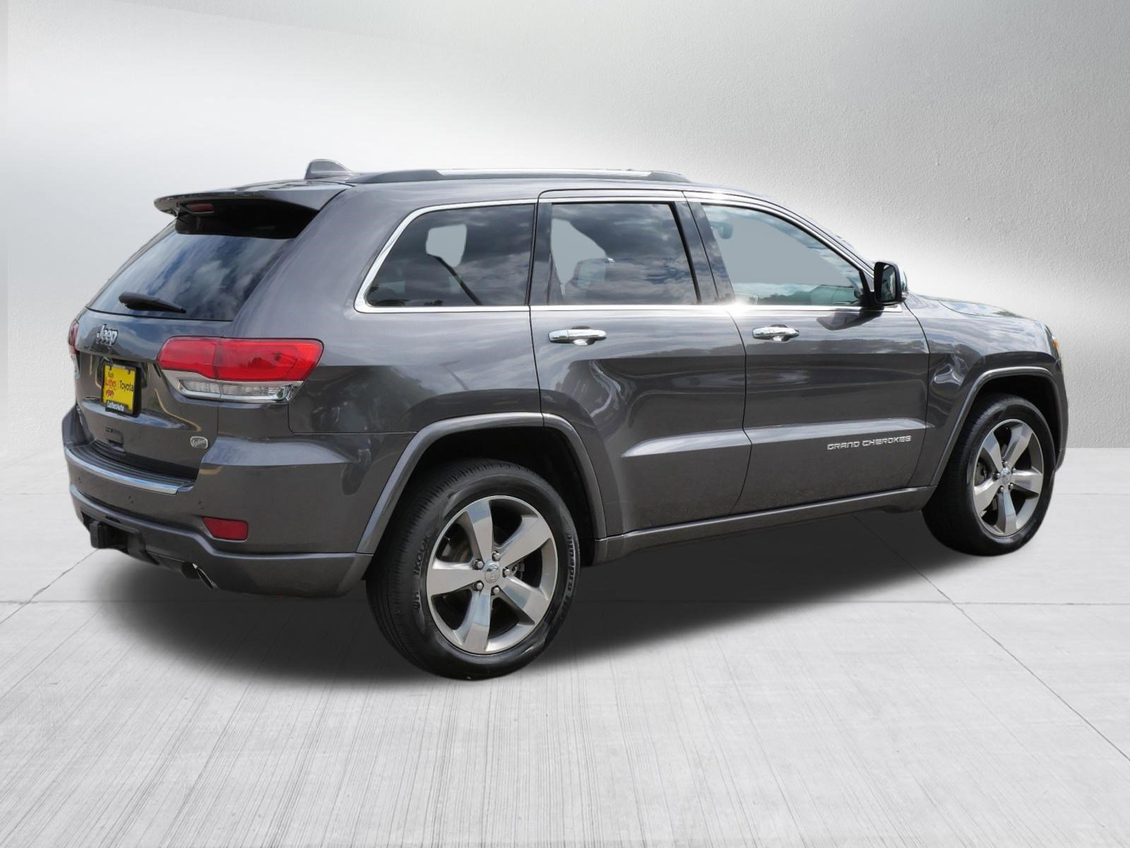 Used 2015 Jeep Grand Cherokee Overland AWD/4WD image 7
