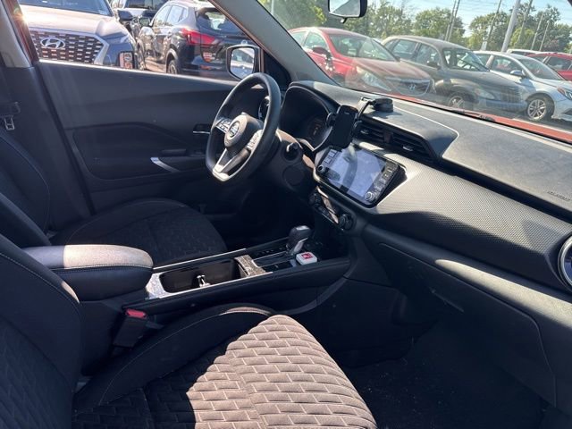 Used 2021 Nissan Kicks SV w/ Exterior Package FWD image 9