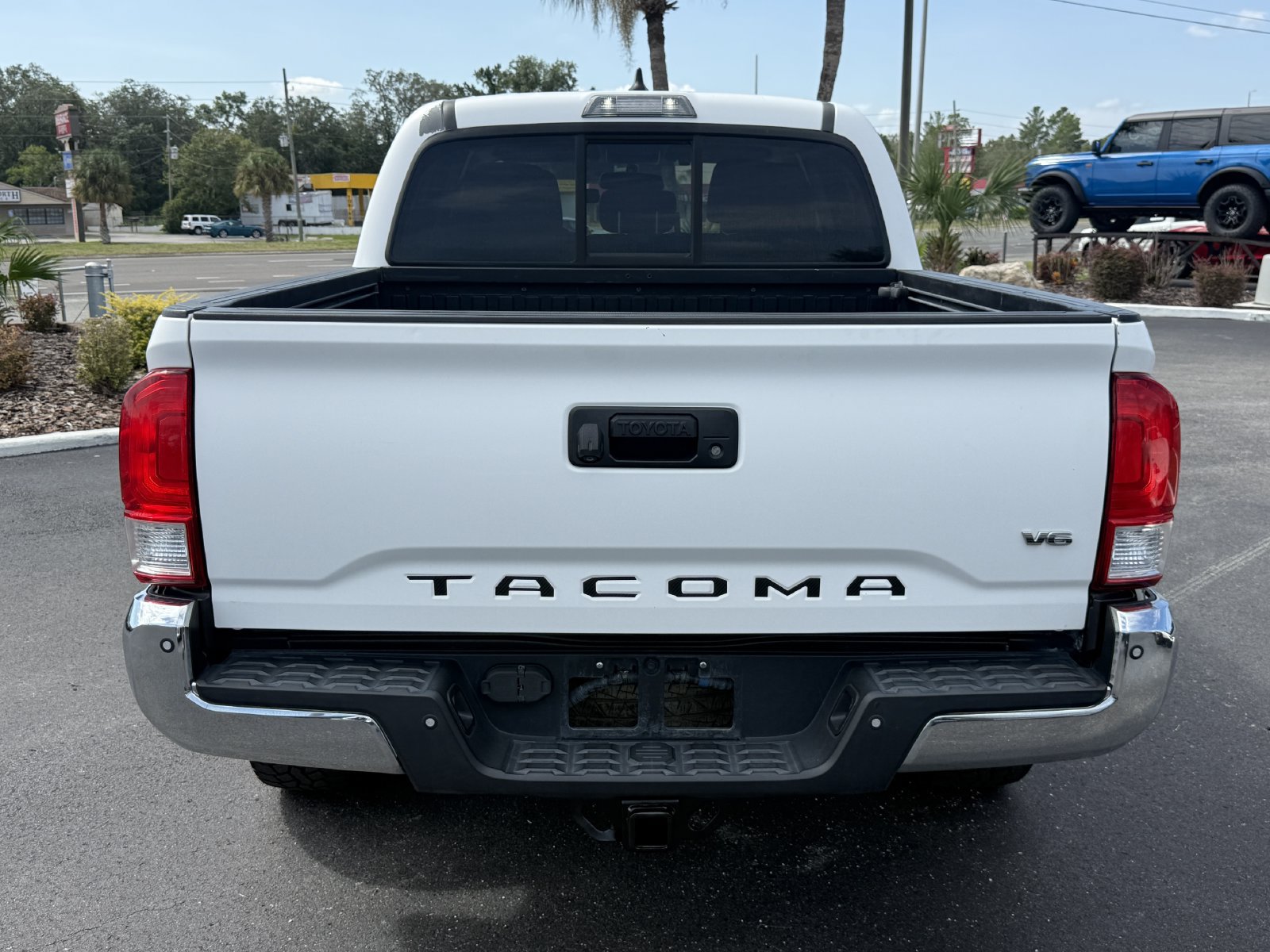 Used 2017 Toyota Tacoma SR5 RWD image 6