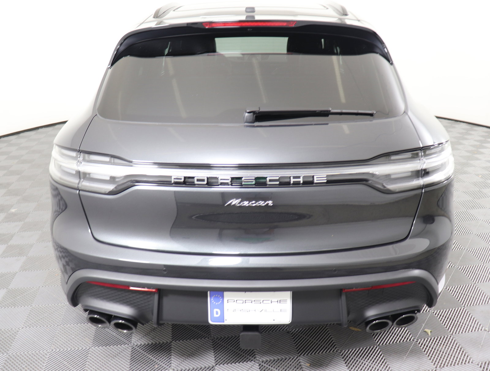 Used 2025 Porsche Macan image 10