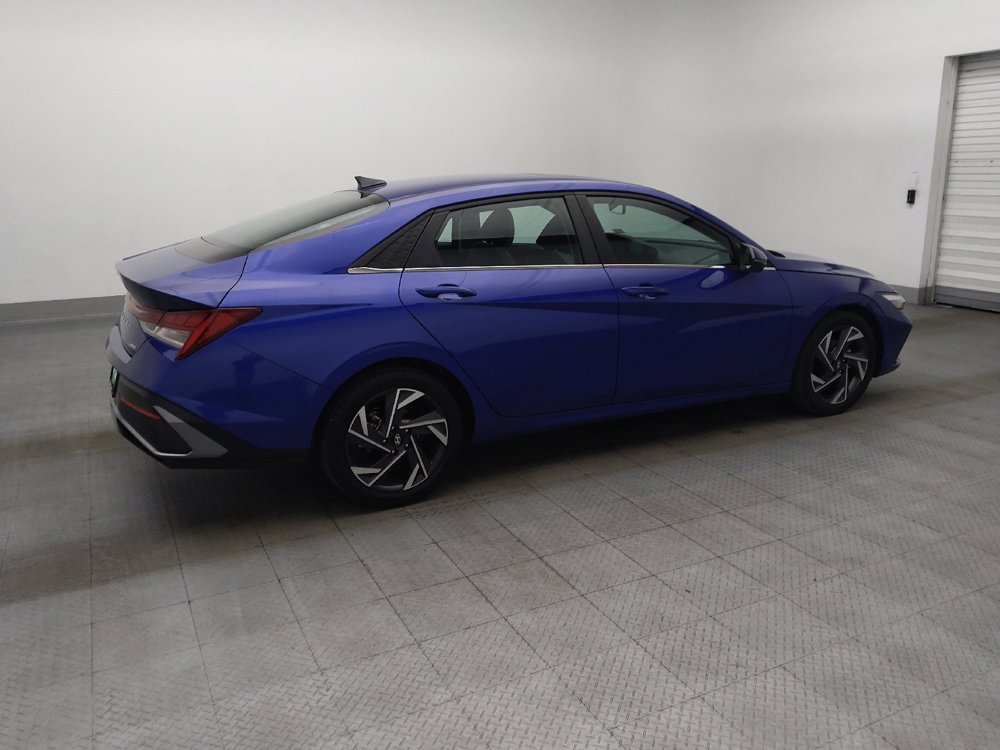 Used 2024 Hyundai Elantra Limited FWD image 10