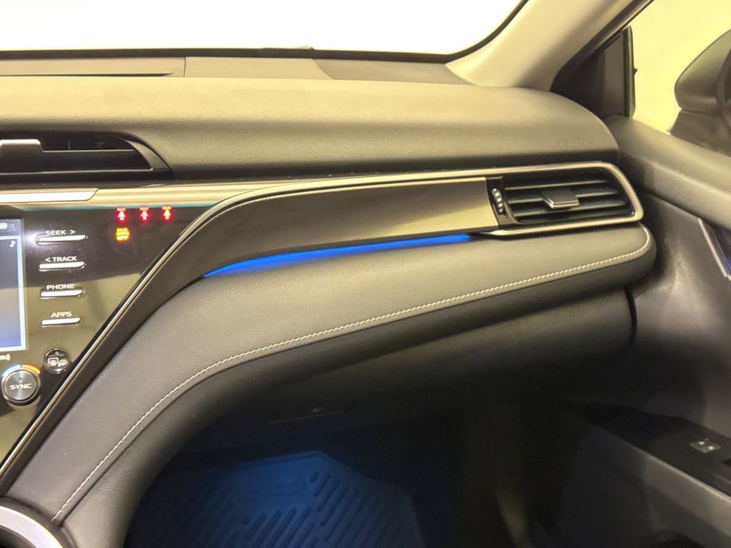 Used 2019 Toyota Camry XSE image 16