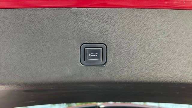 Used 2022 Chevrolet Traverse LT w/ LT Premium Package image 47