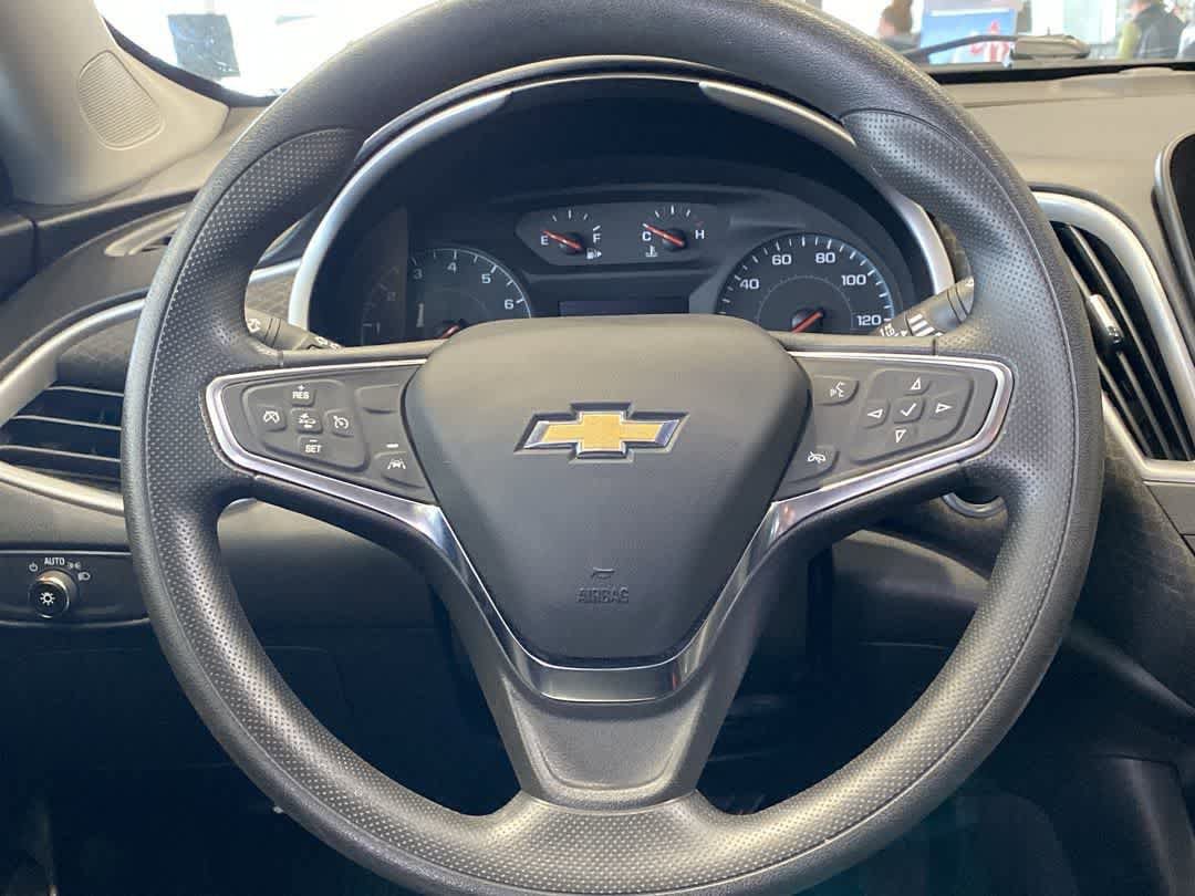 Used 2023 Chevrolet Malibu LT FWD image 17